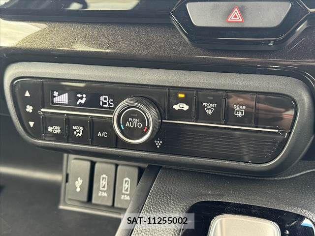 Honda N BOX CUSTOM 2019-01 7618637-3