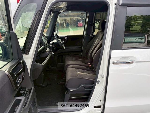 Honda N BOX CUSTOM 2019-11 7618632-11