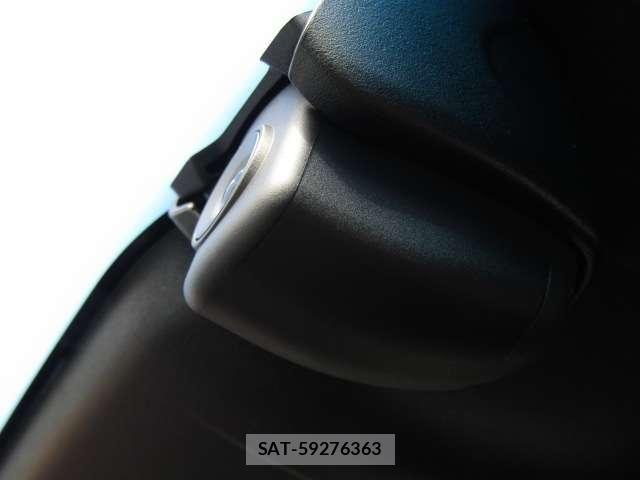 Honda N BOX CUSTOM 2023-03 7618583-11