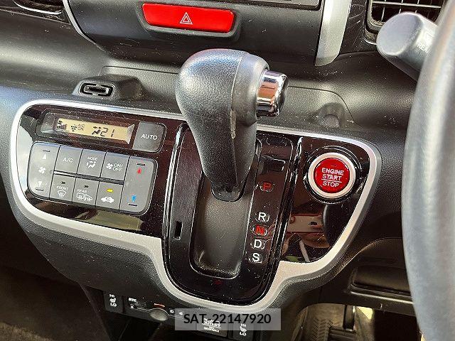 Honda N BOX CUSTOM 2017-06 7618666-19