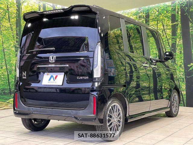 Honda N BOX CUSTOM 2023-11 7618569-17