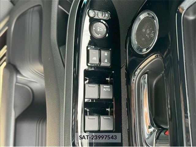 Honda N BOX CUSTOM 2022-01 7618615-18