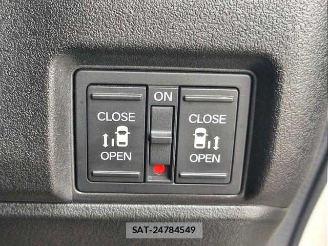 Honda N BOX CUSTOM 2024-02 7618565-13
