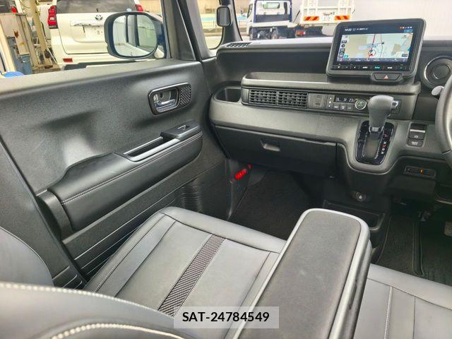 Honda N BOX CUSTOM 2024-02 7618565-7