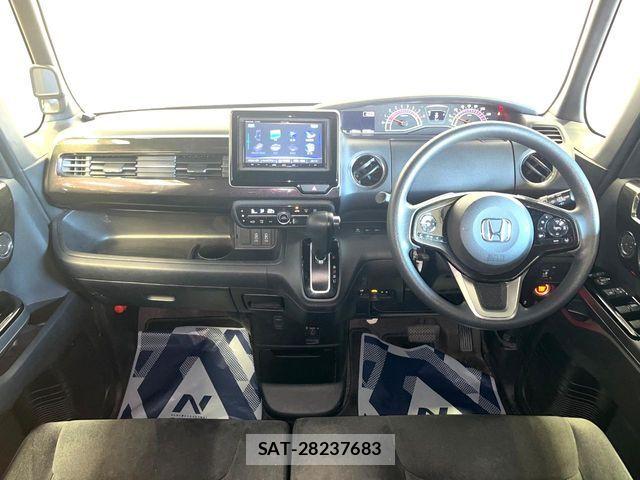 Honda N BOX CUSTOM 2019-05 7618657-1