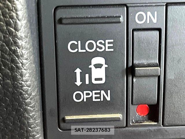 Honda N BOX CUSTOM 2019-05 7618657-6