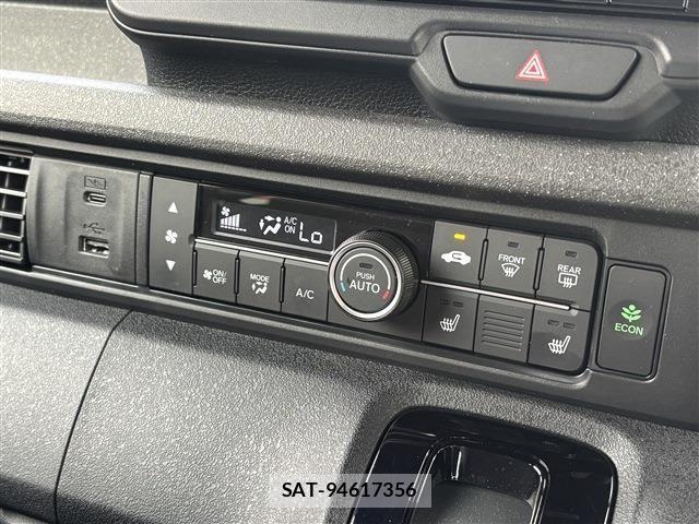 Honda N BOX CUSTOM 2024-06 7618589-11