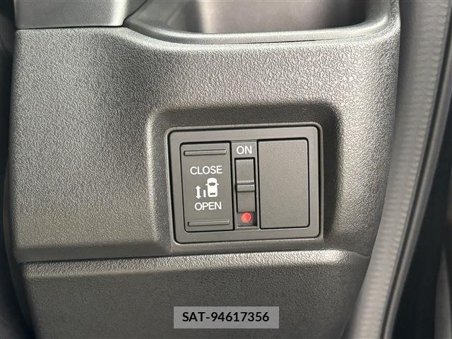 Honda N BOX CUSTOM 2024-06 7618589-12