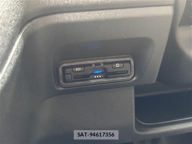 Honda N BOX CUSTOM 2024-06 7618589-13