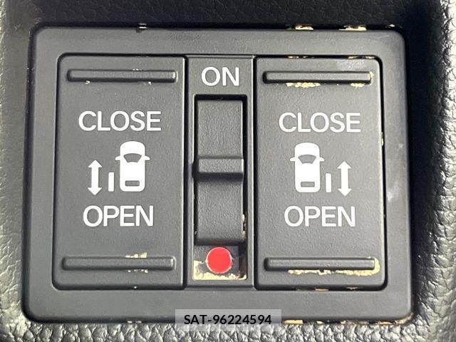 Honda N BOX CUSTOM 2023-05 7618612-2