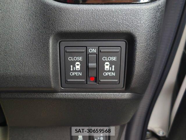 Honda N BOX CUSTOM 2024-02 7618564-18