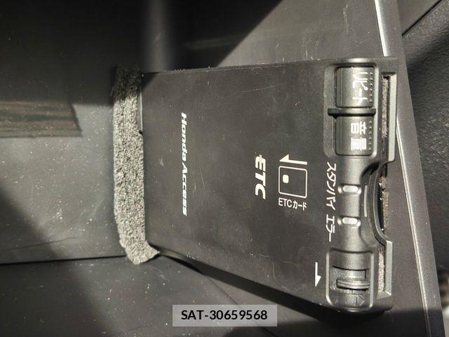 Honda N BOX CUSTOM 2024-02 7618564-20