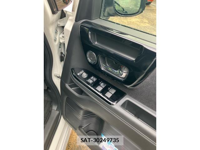 Honda N BOX CUSTOM 2023-01 7618587-18