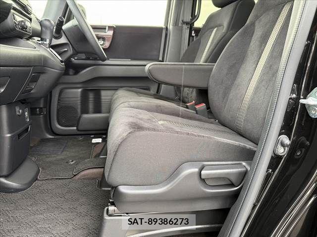 Honda N BOX CUSTOM 2020-02 7618650-16