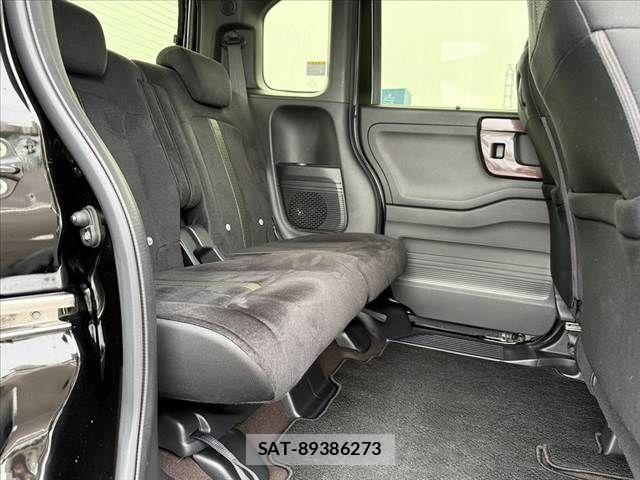 Honda N BOX CUSTOM 2020-02 7618650-17