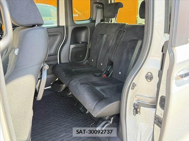 Honda N BOX CUSTOM 2022-02 7618625-17
