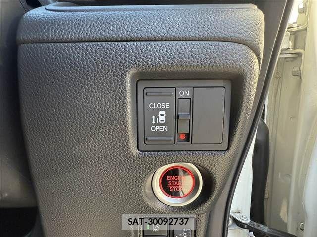 Honda N BOX CUSTOM 2022-02 7618625-23