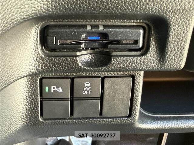 Honda N BOX CUSTOM 2022-02 7618625-28