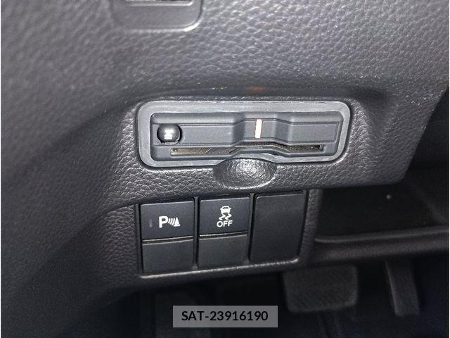 Honda N BOX CUSTOM 2023-01 7618642-18