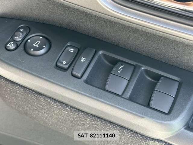 Honda N BOX CUSTOM 2026-03 7618585-14