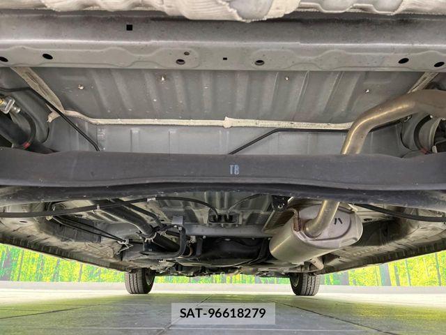 Honda N BOX CUSTOM 2018-02 7618640-18