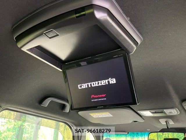 Honda N BOX CUSTOM 2018-02 7618640-2