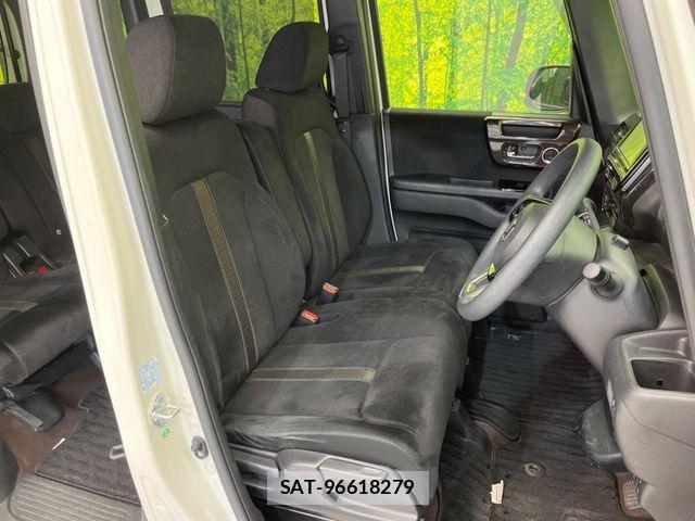 Honda N BOX CUSTOM 2018-02 7618640-7