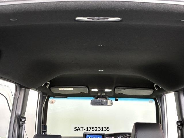 Honda N BOX CUSTOM 2022-10 7618577-13