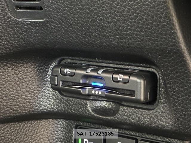 Honda N BOX CUSTOM 2022-10 7618577-16