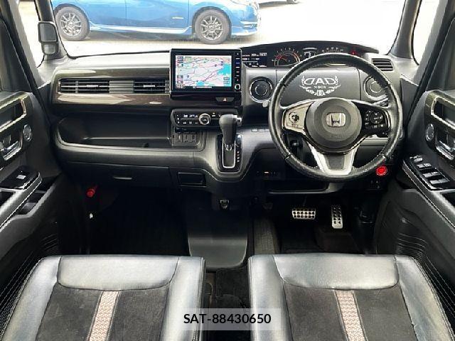 Honda N BOX CUSTOM 2018-06 7618661-1