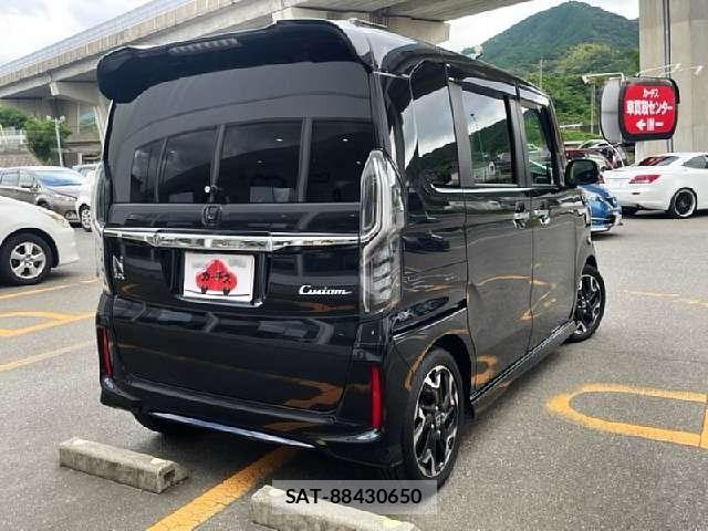 Honda N BOX CUSTOM 2018-06 7618661-2