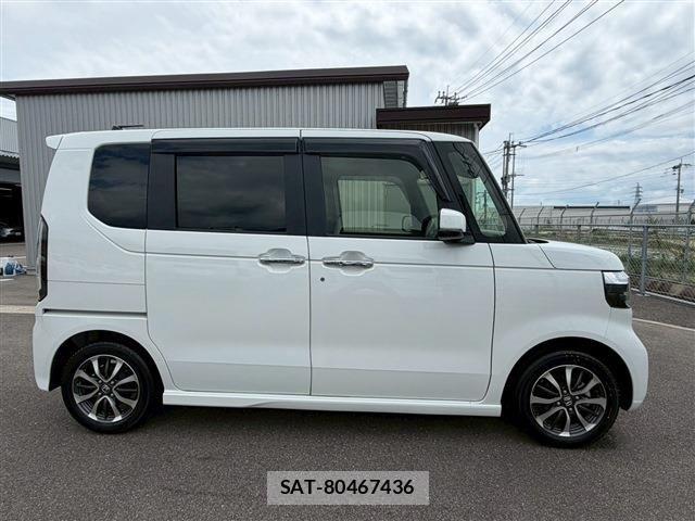 Honda N BOX CUSTOM 2024-02 7618593-9