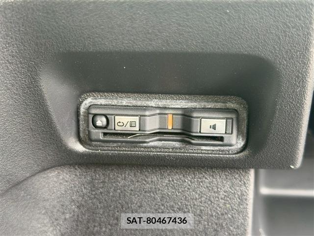 Honda N BOX CUSTOM 2024-02 7618593-26