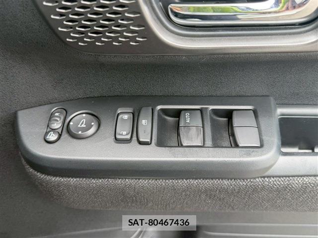 Honda N BOX CUSTOM 2024-02 7618593-29