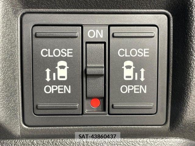 Honda N BOX CUSTOM 2023-10 7618592-6