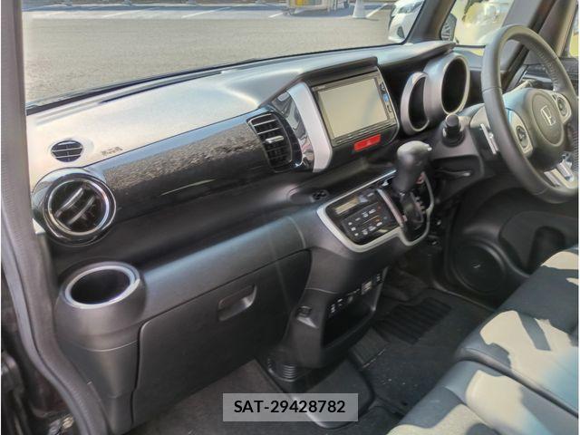 Honda N BOX CUSTOM 2017-05 7618659-13