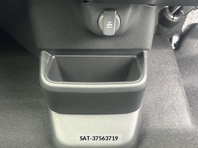Honda N BOX CUSTOM 2026-04 7618586-16