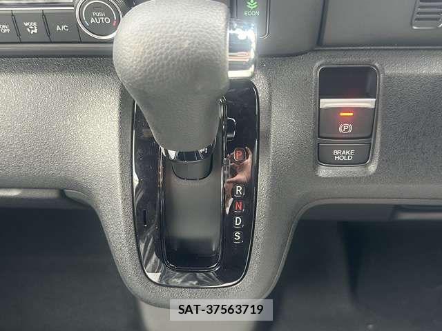 Honda N BOX CUSTOM 2026-04 7618586-17