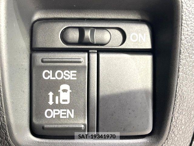 Honda N BOX CUSTOM 2017-06 7726456-4