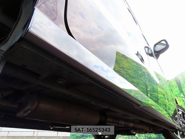 Honda N BOX CUSTOM 2018-05 7726454-26