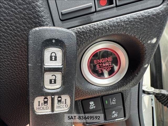 Honda N BOX CUSTOM 2018-04 7787549-14