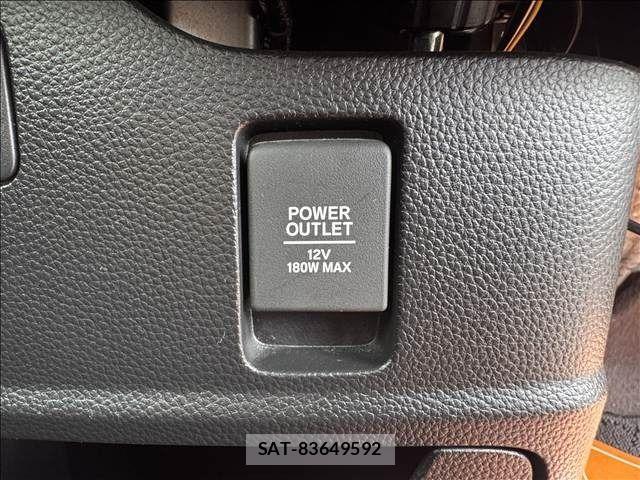 Honda N BOX CUSTOM 2018-04 7787549-26