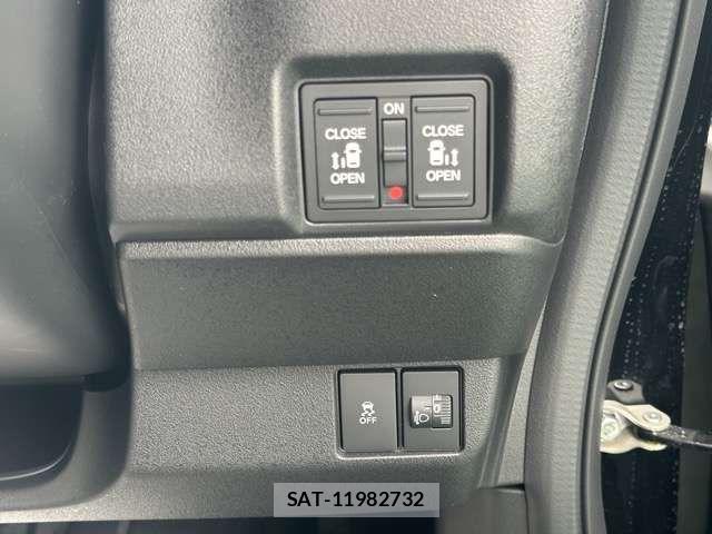 Honda N BOX CUSTOM 2026-03 7878233-16