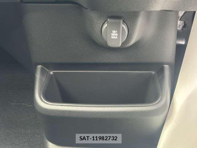 Honda N BOX CUSTOM 2026-03 7878233-17
