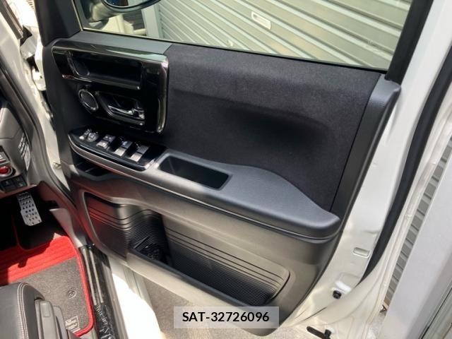 Honda N BOX CUSTOM 2018-11 7878288-11