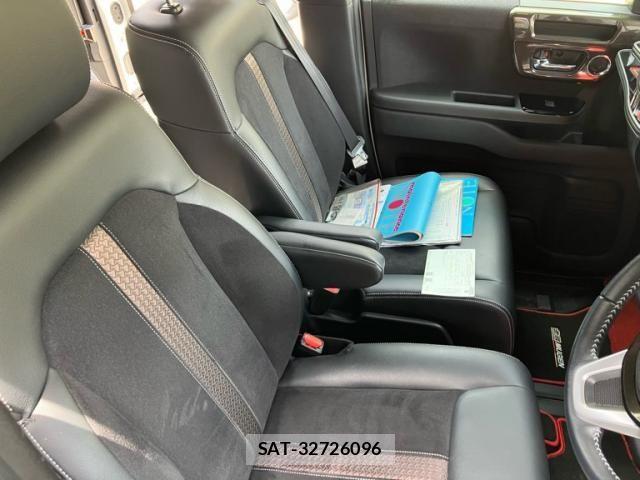 Honda N BOX CUSTOM 2018-11 7878288-12