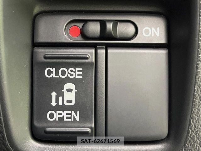 Honda N BOX CUSTOM 2017-05 7878335-4