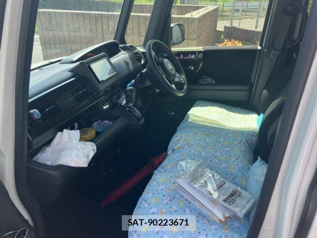 Honda N BOX CUSTOM 2019-10 7878336-14