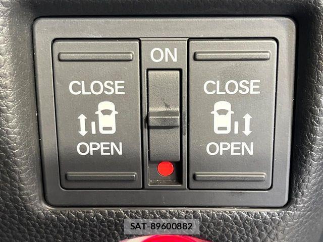 Honda N BOX CUSTOM 2018-01 7962907-6