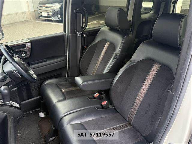 Honda N BOX CUSTOM 2018-09 7962926-28